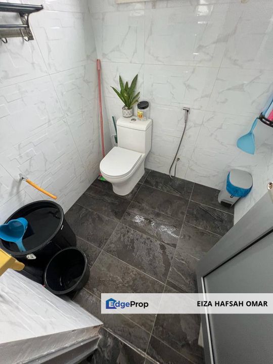 End Lot Renovated Single Storey Jalan samarinda 30 For Sale , Selangor, Klang