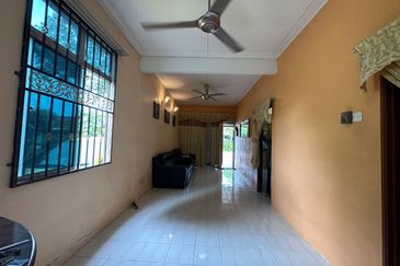 JALAN SP 7/4 BANDAR SAUJANA PUTRA