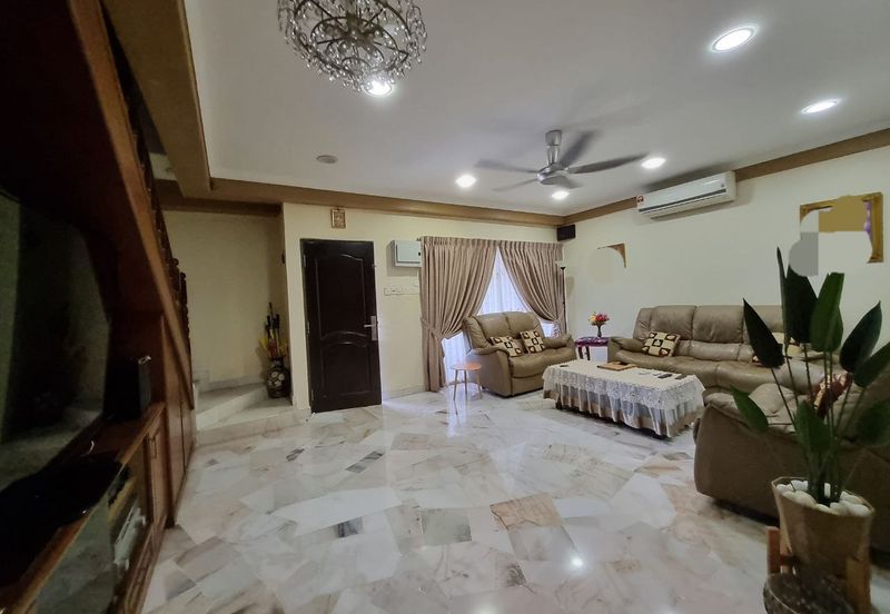 Porch Fit 4 Cars & Renovated Double Storey Pjs 7 For Sale 