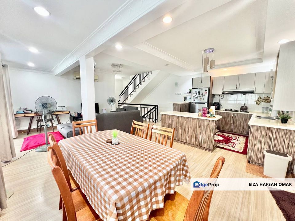Fully Renovated & Extend End Lot 3 Storey For Sale , Selangor, Gombak