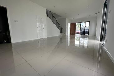 Lepironia Gardens, Setia Eco Glades