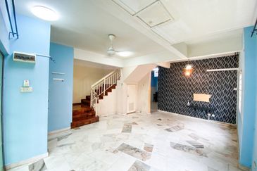 End Lot Double Storey Renovated Fasa 2 For Sale 