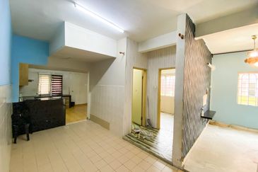 End Lot Double Storey Renovated Fasa 2 For Sale 