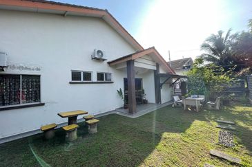 Taman Dato Hormat, Telok Panglima Garang