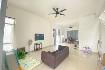 Dekat Surau End Lot Graham Type B Eco Grandeur For Sale 