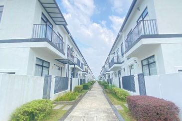 Dekat Surau End Lot Graham Type B Eco Grandeur For Sale 