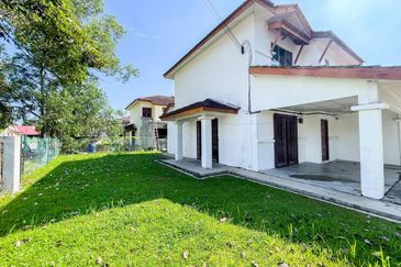 JALAN SP 7/4 BANDAR SAUJANA PUTRA