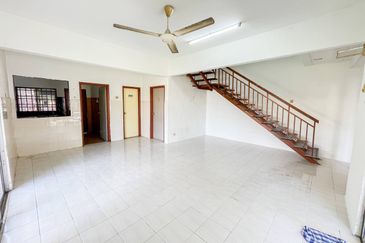 JALAN SP 7/4 BANDAR SAUJANA PUTRA