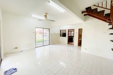 JALAN SP 7/4 BANDAR SAUJANA PUTRA