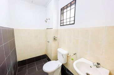 JALAN SP 7/4 BANDAR SAUJANA PUTRA