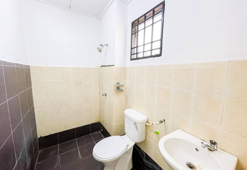 JALAN SP 7/4 BANDAR SAUJANA PUTRA