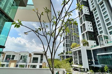 Lake Point Residence