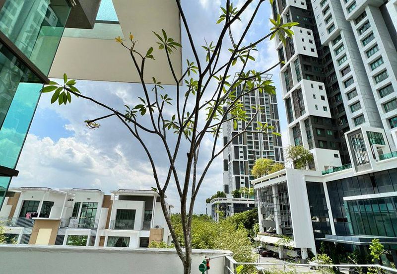 Lake Point Residence