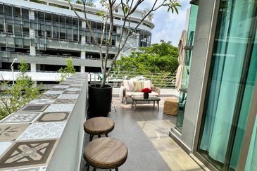 Lake Point Residence