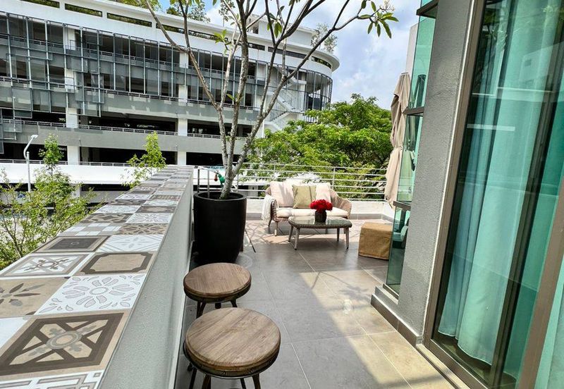 Lake Point Residence