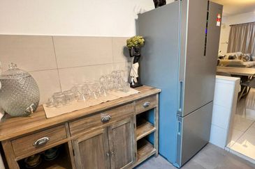 Lake Point Residence