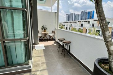 Lake Point Residence