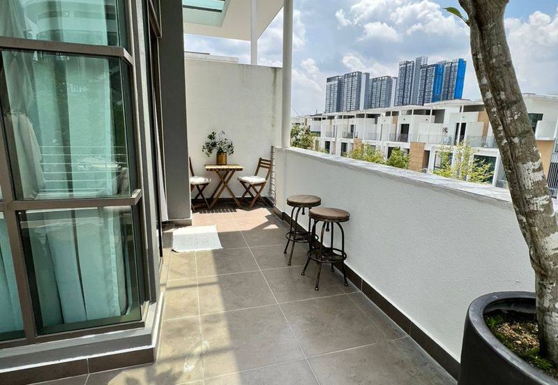 Lake Point Residence