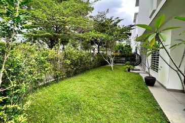 Lake Point Residence