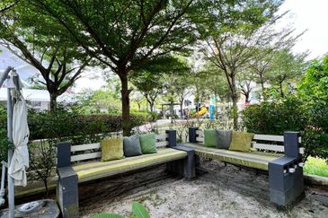 Lake Point Residence