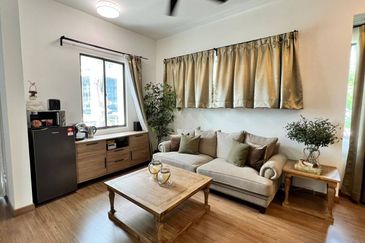 Lake Point Residence