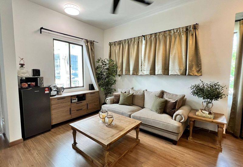 Lake Point Residence