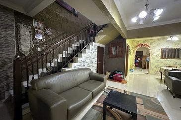 JALAN SP 7/4 BANDAR SAUJANA PUTRA