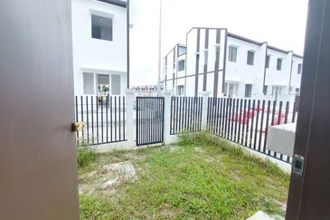 Extra Land End Lot Double Storey Type B Myra Alam