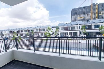 Extra Land End Lot Double Storey Type B Myra Alam