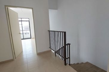 Extra Land End Lot Double Storey Type B Myra Alam