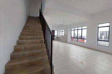 Extra Land End Lot Double Storey Type B Myra Alam