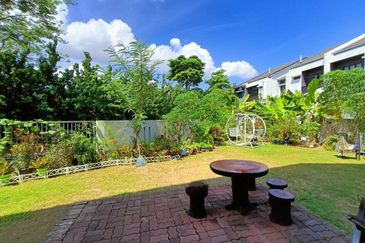 Laman Delfina @ Nilai Impian