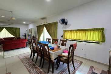 Laman Delfina @ Nilai Impian