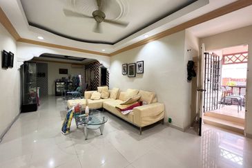 Persiaran Desa Pinggiran Putra 