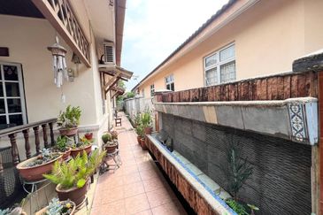 Persiaran Desa Pinggiran Putra 