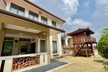 Puncak Pinggiran Putra