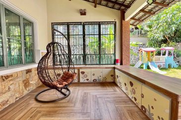 Puncak Pinggiran Putra