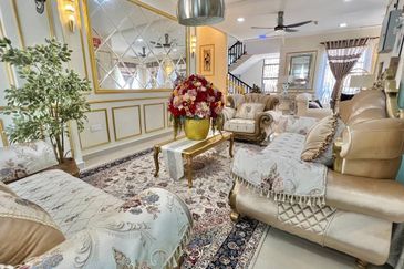 Puncak Pinggiran Putra