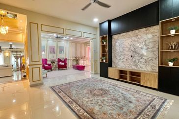 Puncak Pinggiran Putra