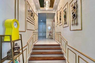 Puncak Pinggiran Putra