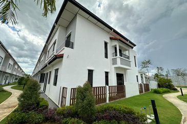 Reef Of Tropics, Setia Eco Glades