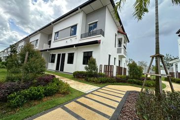 Reef Of Tropics, Setia Eco Glades