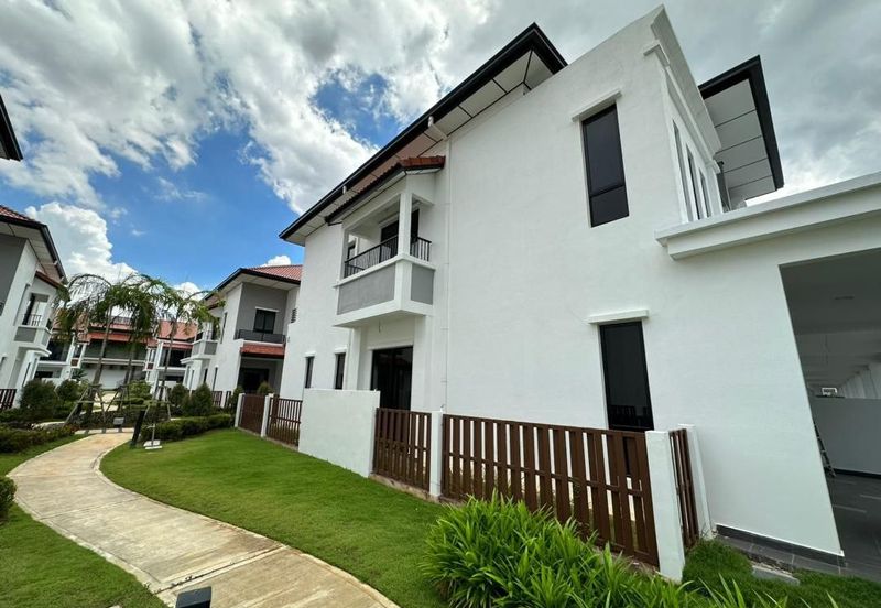 Reef Of Tropics, Setia Eco Glades