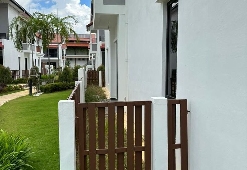 Reef Of Tropics, Setia Eco Glades