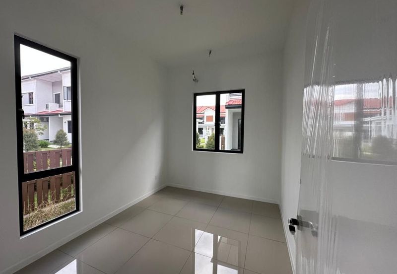 Reef Of Tropics, Setia Eco Glades