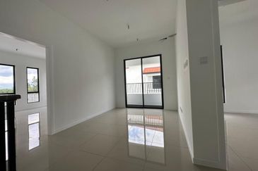 Reef Of Tropics, Setia Eco Glades