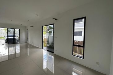 Reef Of Tropics, Setia Eco Glades