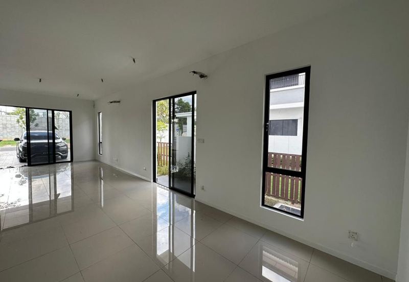 Reef Of Tropics, Setia Eco Glades