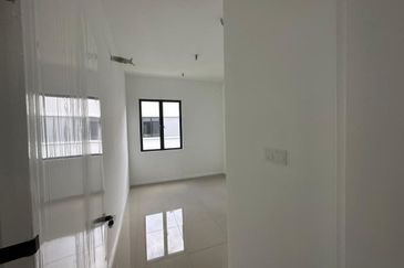 Reef Of Tropics, Setia Eco Glades