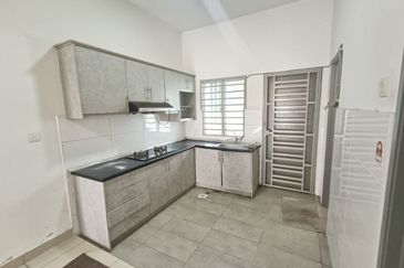 Desa Salak Akasia, Sepang